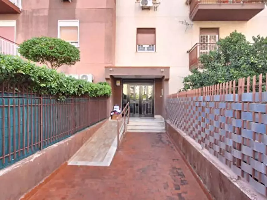 Immagine 3 di Appartamento in vendita  in Via Generale Rodolfo Corselli 10 a Palermo