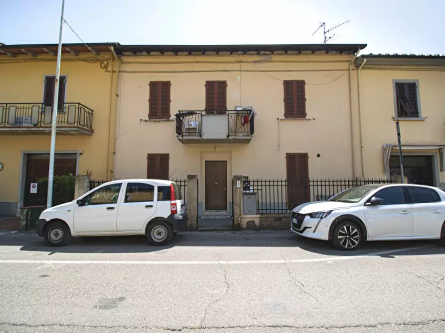 Immagine 1 di Casa indipendente in vendita  in Via Giulio Braga a Prato