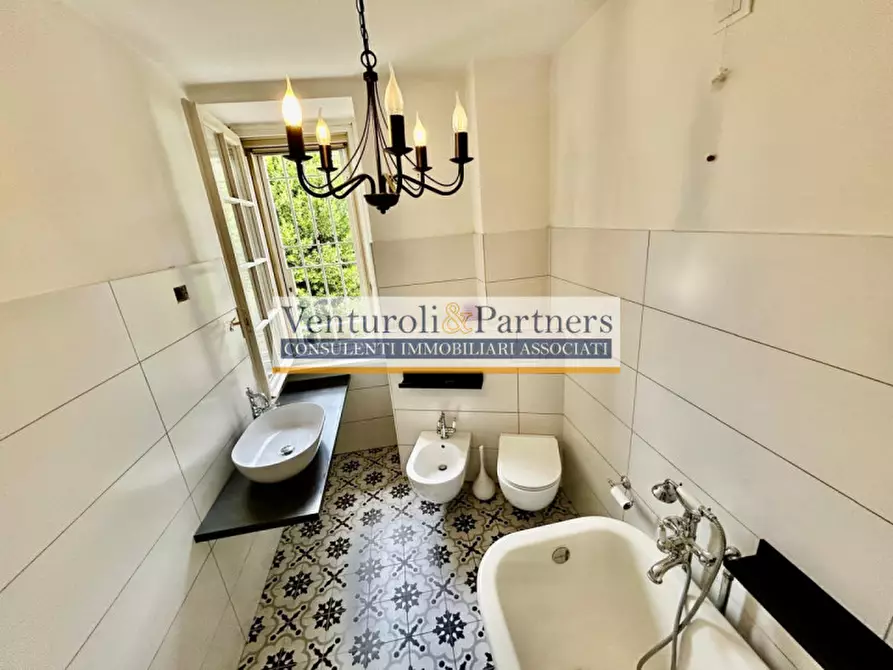 Immagine 5 di Appartamento in vendita  in Via Grezze a Desenzano Del Garda