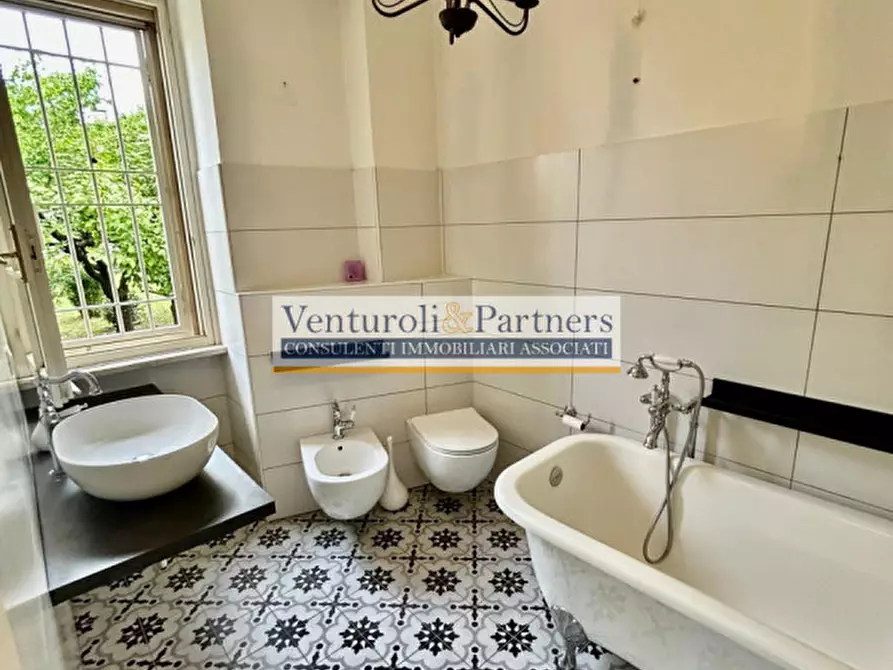 Immagine 8 di Appartamento in vendita  in Via Grezze a Desenzano Del Garda