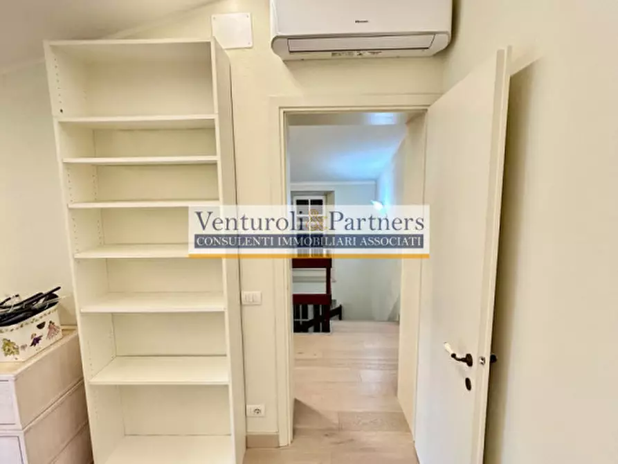 Immagine 10 di Appartamento in vendita  in Via Grezze a Desenzano Del Garda