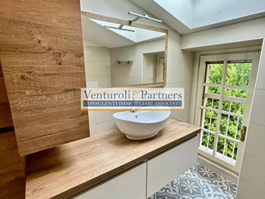 Immagine 17 di Appartamento in vendita  in Via Grezze a Desenzano Del Garda