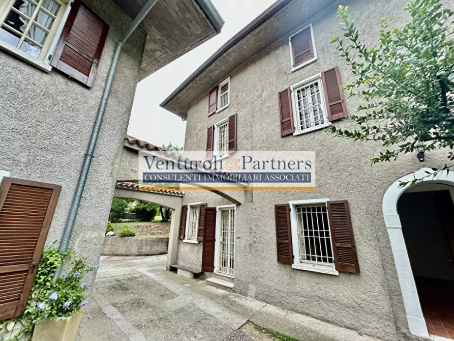 Immagine 25 di Appartamento in vendita  in Via Grezze a Desenzano Del Garda