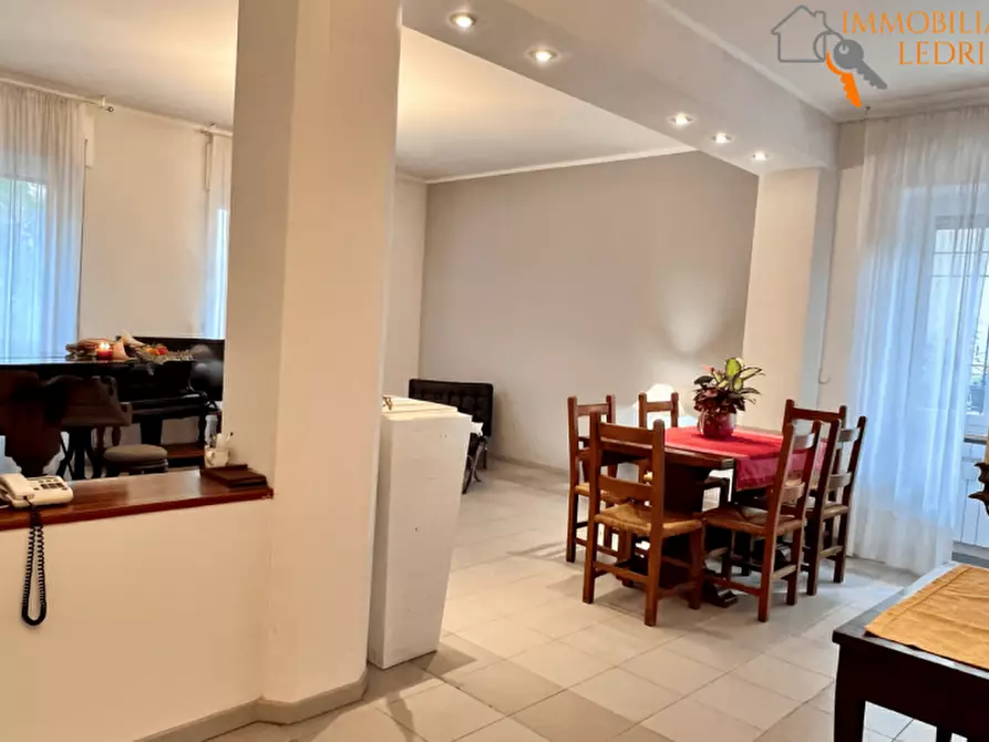 Immagine 21 di Appartamento in vendita  in via Ederle a Verona