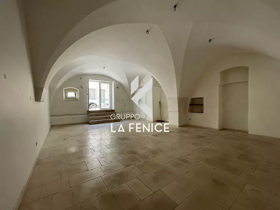 Immagine 1 di Negozio in vendita  in C.so XX Settembre 27 a Locorotondo