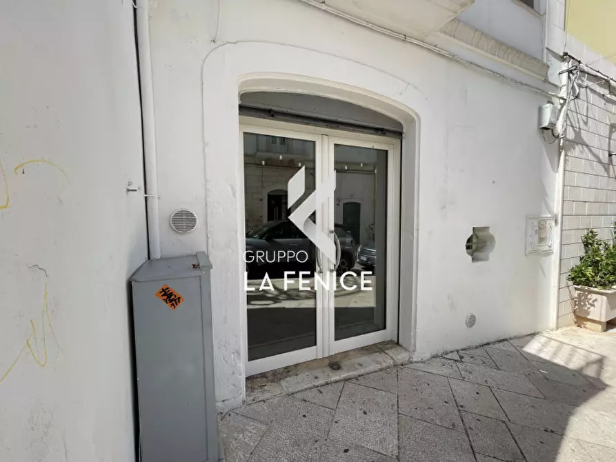Immagine 3 di Negozio in vendita  in C.so XX Settembre 27 a Locorotondo