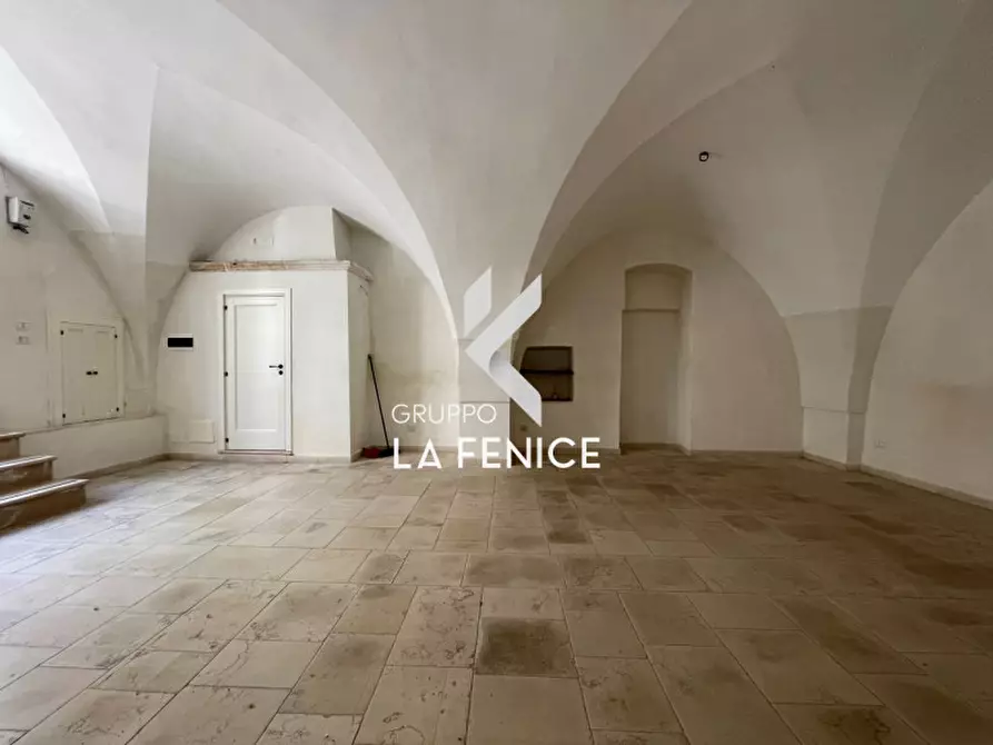 Immagine 8 di Negozio in vendita  in C.so XX Settembre 27 a Locorotondo