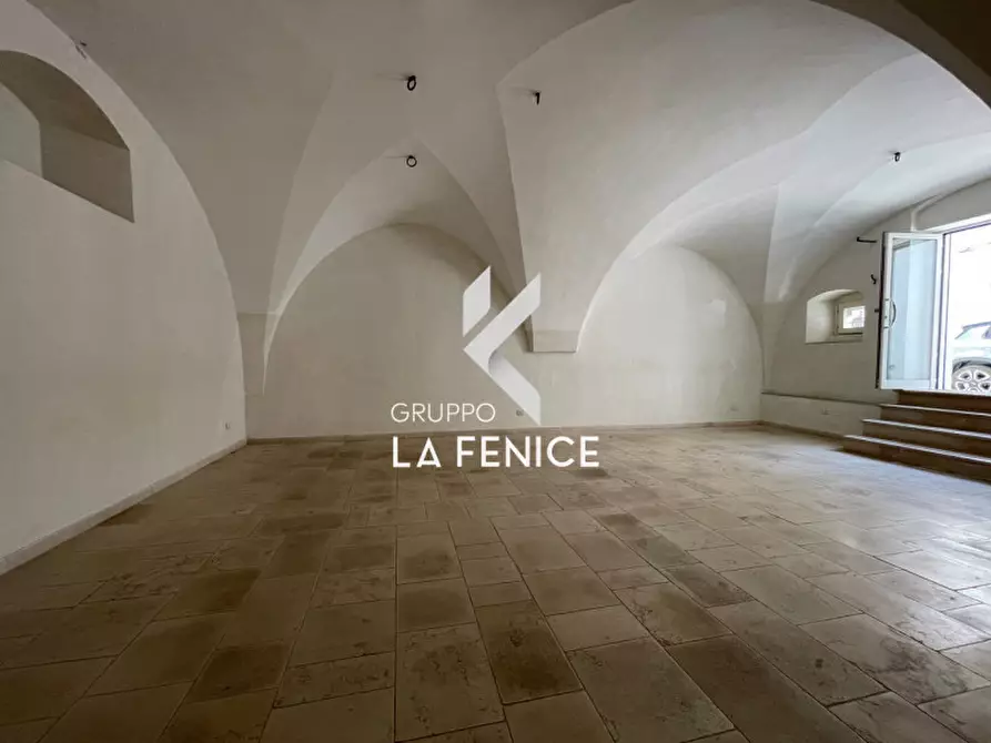 Immagine 11 di Negozio in vendita  in C.so XX Settembre 27 a Locorotondo