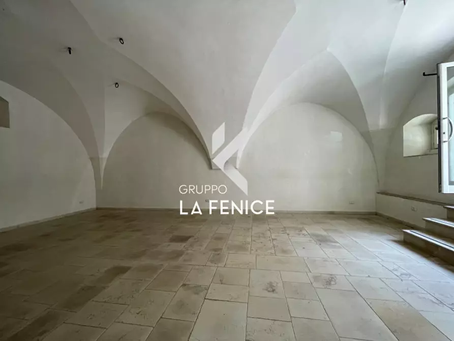 Immagine 12 di Negozio in vendita  in C.so XX Settembre 27 a Locorotondo