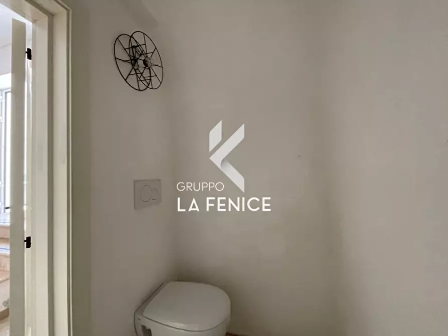 Immagine 16 di Negozio in vendita  in C.so XX Settembre 27 a Locorotondo