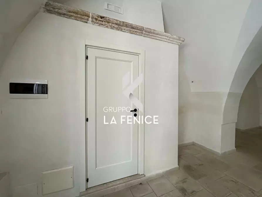 Immagine 17 di Negozio in vendita  in C.so XX Settembre 27 a Locorotondo