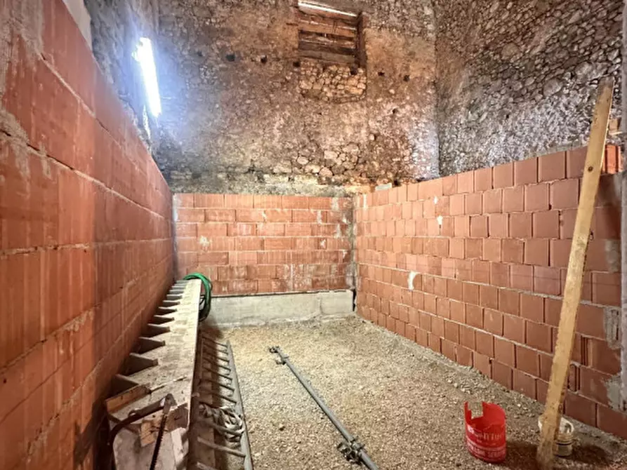 Immagine 5 di Rustico / casale in vendita  in Via Monte Pasubio 21 a Caltrano