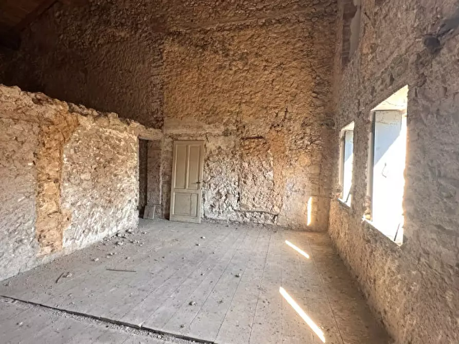 Immagine 8 di Rustico / casale in vendita  in Via Monte Pasubio 21 a Caltrano