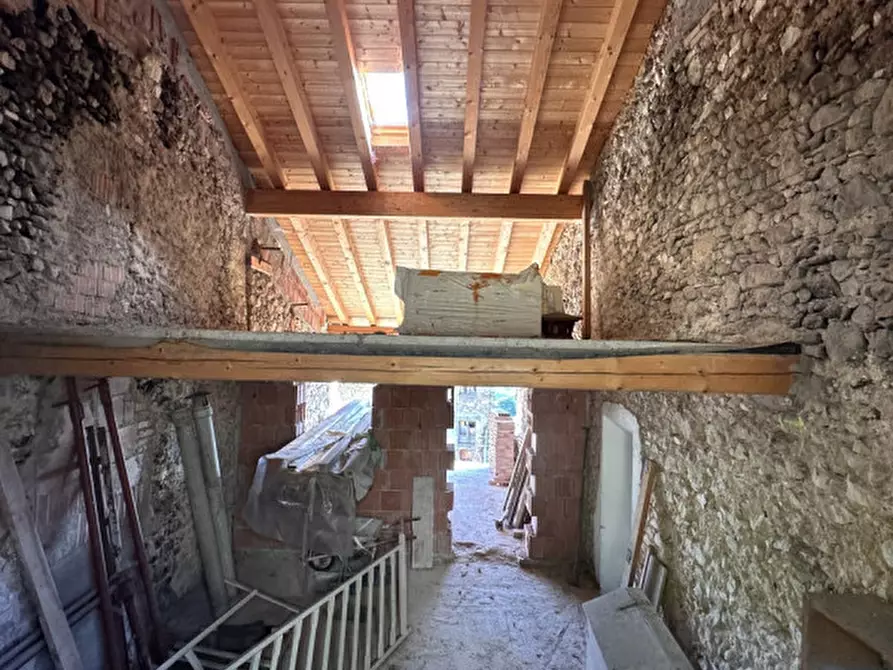 Immagine 17 di Rustico / casale in vendita  in Via Monte Pasubio 21 a Caltrano
