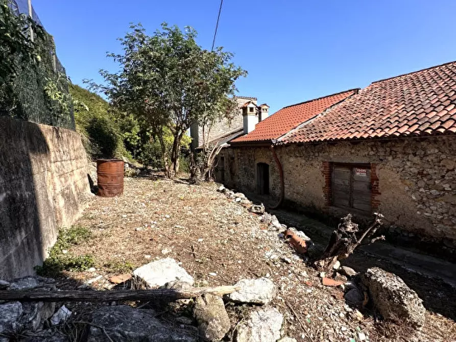 Immagine 21 di Rustico / casale in vendita  in Via Monte Pasubio 21 a Caltrano