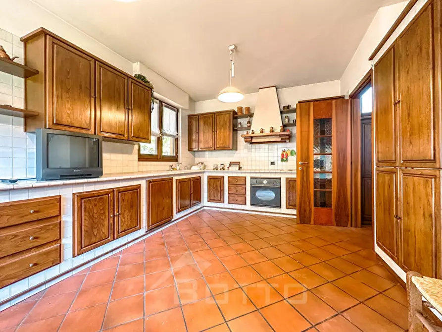 Immagine 5 di Villa in vendita  in Via Asti 3 a Gattinara