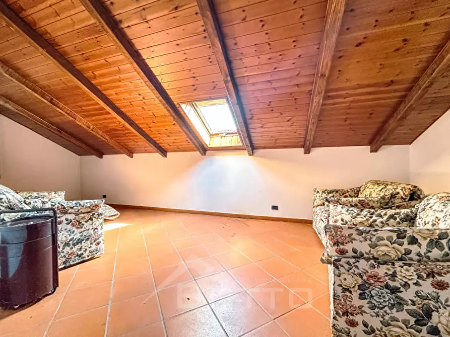 Immagine 14 di Villa in vendita  in Via Asti 3 a Gattinara