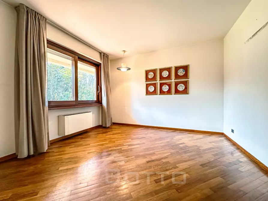 Immagine 15 di Villa in vendita  in Via Asti 3 a Gattinara