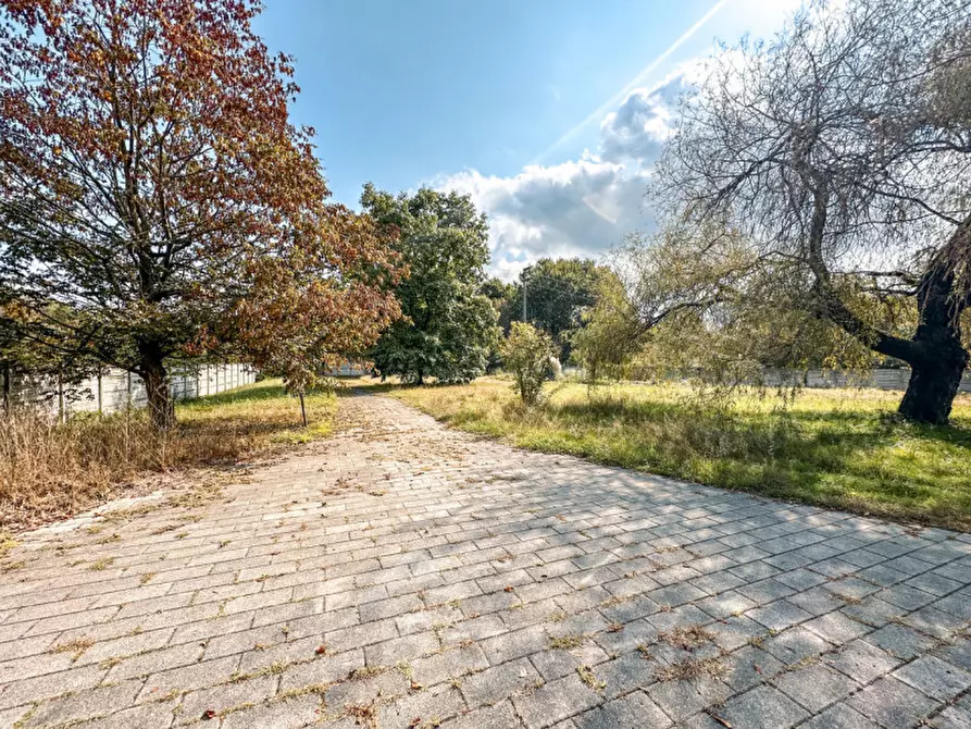 Immagine 24 di Villa in vendita  in Via Asti 3 a Gattinara