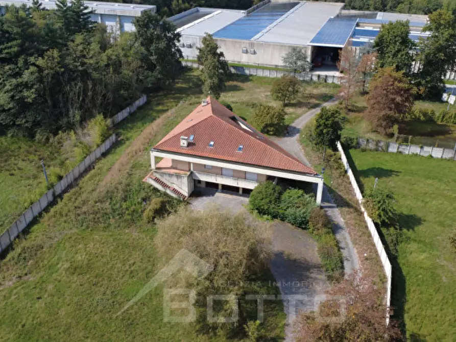 Immagine 30 di Villa in vendita  in Via Asti 3 a Gattinara