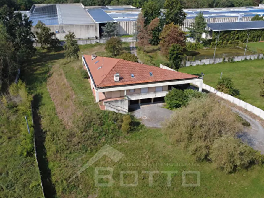Immagine 31 di Villa in vendita  in Via Asti 3 a Gattinara