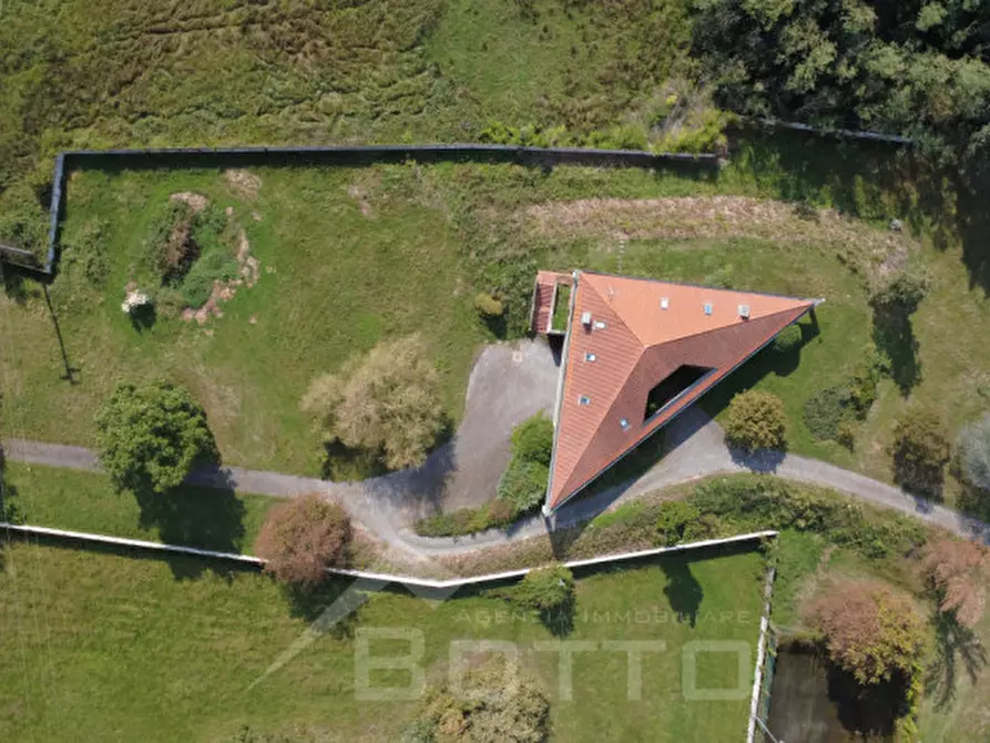 Immagine 32 di Villa in vendita  in Via Asti 3 a Gattinara