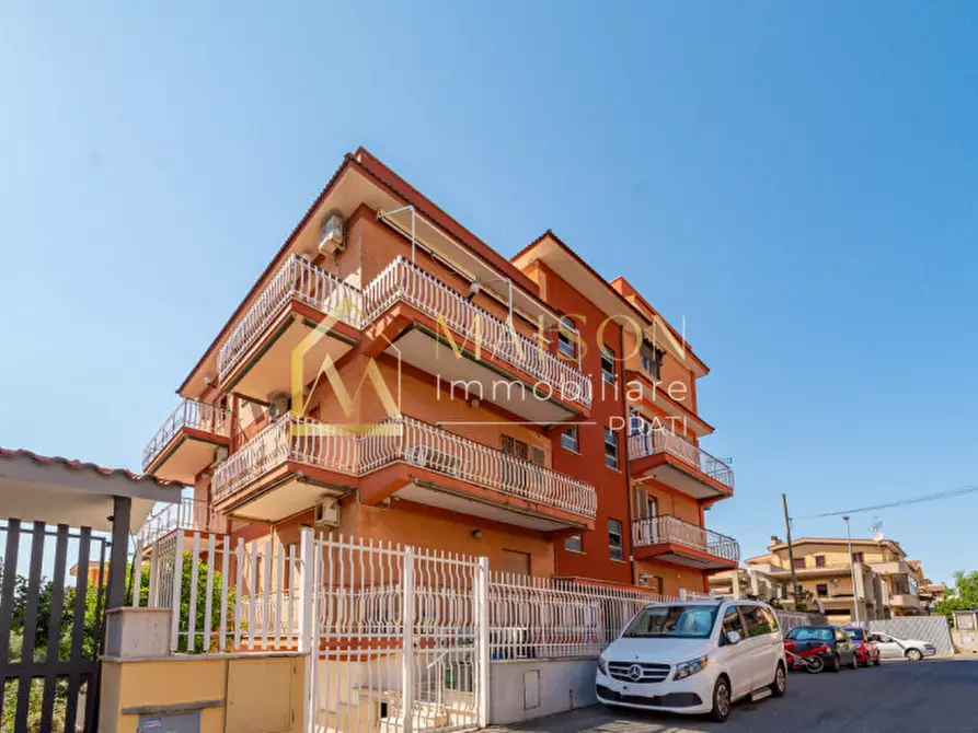 Immagine 1 di Appartamento in vendita  in Via Controne a Roma