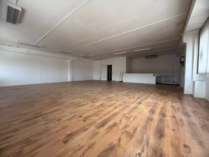 Immagine 3 di Ufficio in affitto  in Via Bacchelli a Livorno