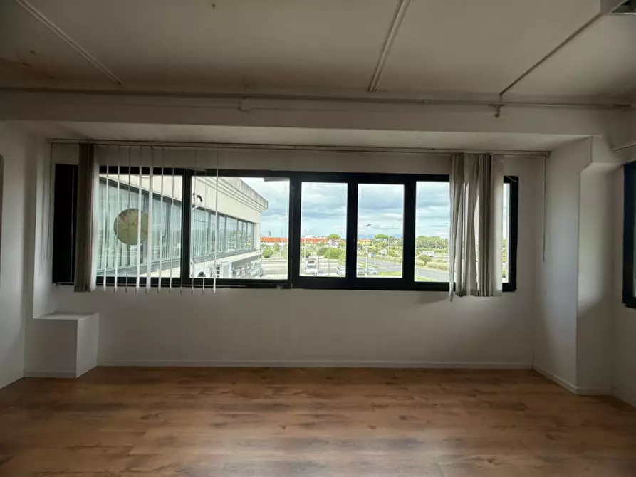 Immagine 4 di Ufficio in affitto  in Via Bacchelli a Livorno
