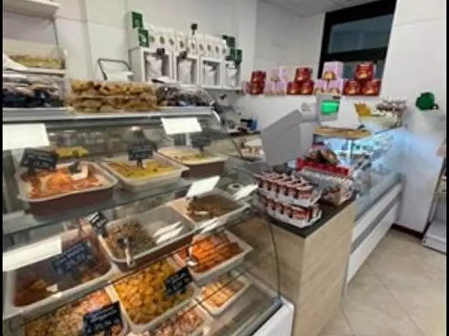 Immagine 1 di Negozio in vendita  in VIA ANTONIO GRAMSCI a Signa