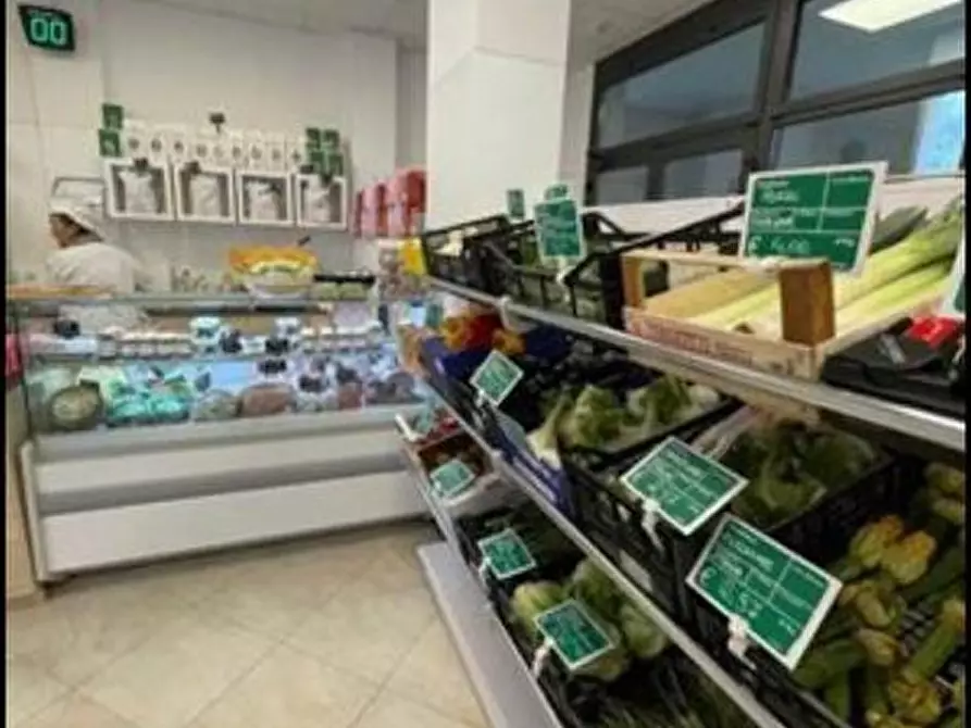 Immagine 2 di Negozio in vendita  in VIA ANTONIO GRAMSCI a Signa