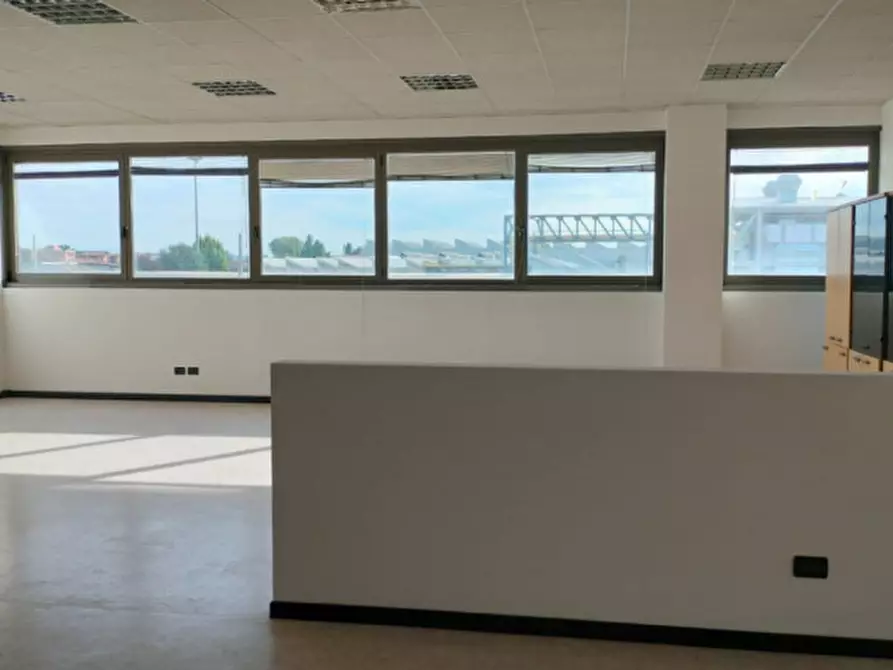 Immagine 2 di Laboratorio in vendita  in Via Dell'Edilizia, 106 a Vicenza