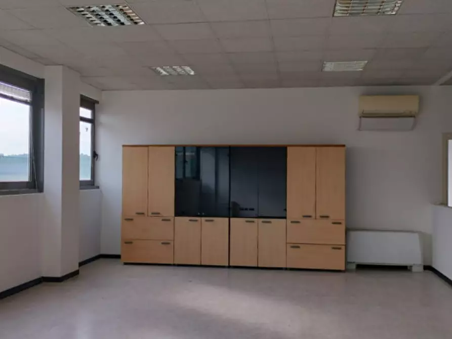 Immagine 5 di Laboratorio in vendita  in Via Dell'Edilizia, 106 a Vicenza