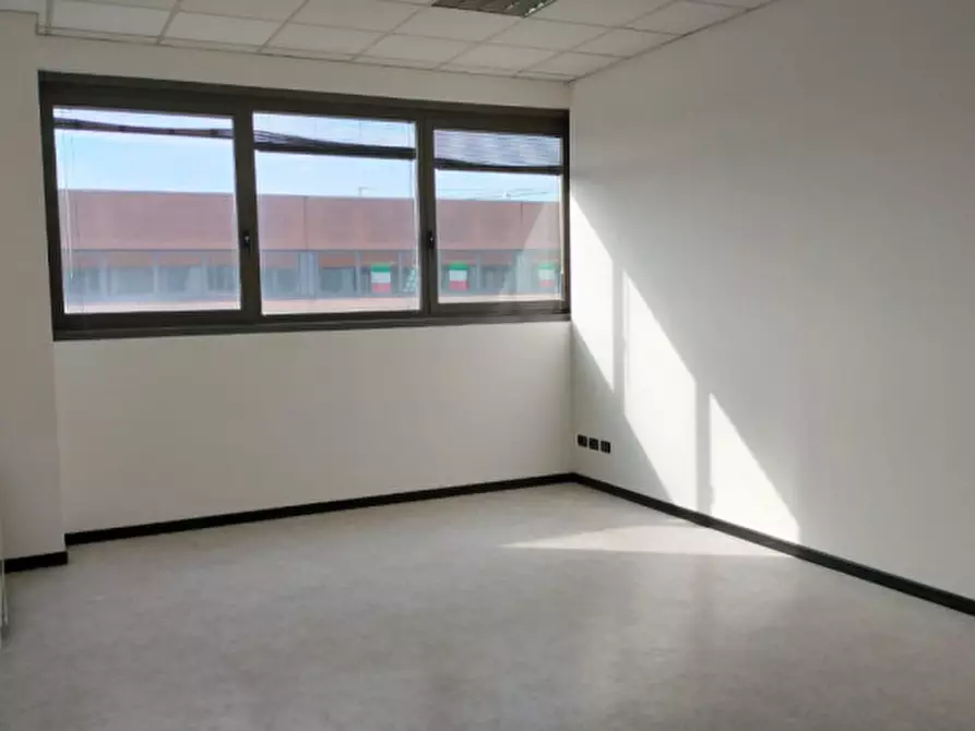 Immagine 14 di Laboratorio in vendita  in Via Dell'Edilizia, 106 a Vicenza