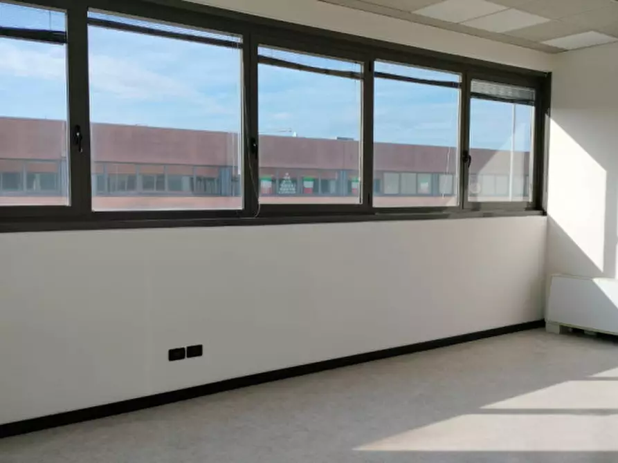 Immagine 15 di Laboratorio in vendita  in Via Dell'Edilizia, 106 a Vicenza