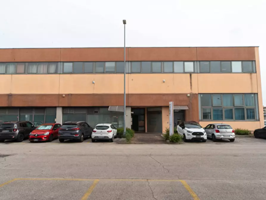 Immagine 22 di Laboratorio in vendita  in Via Dell'Edilizia, 106 a Vicenza