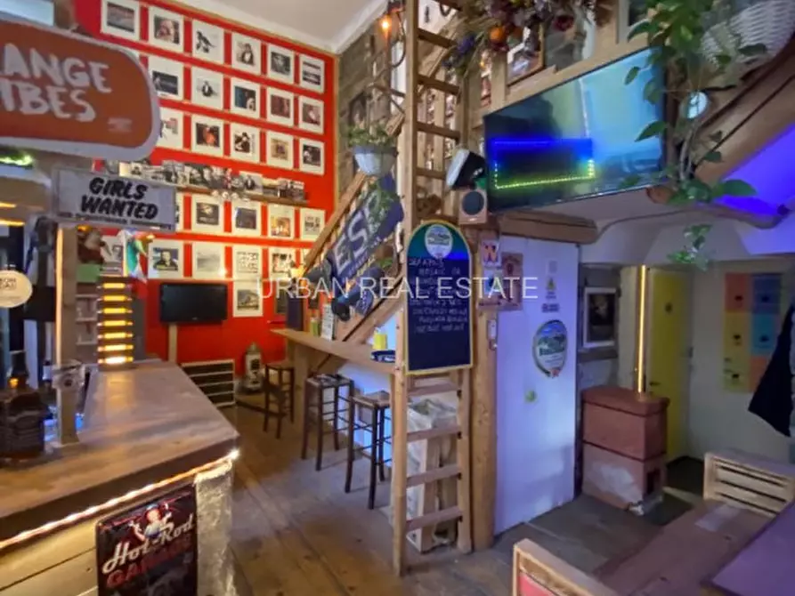 Immagine 11 di Negozio in vendita  in Via Conti 24 a Trieste