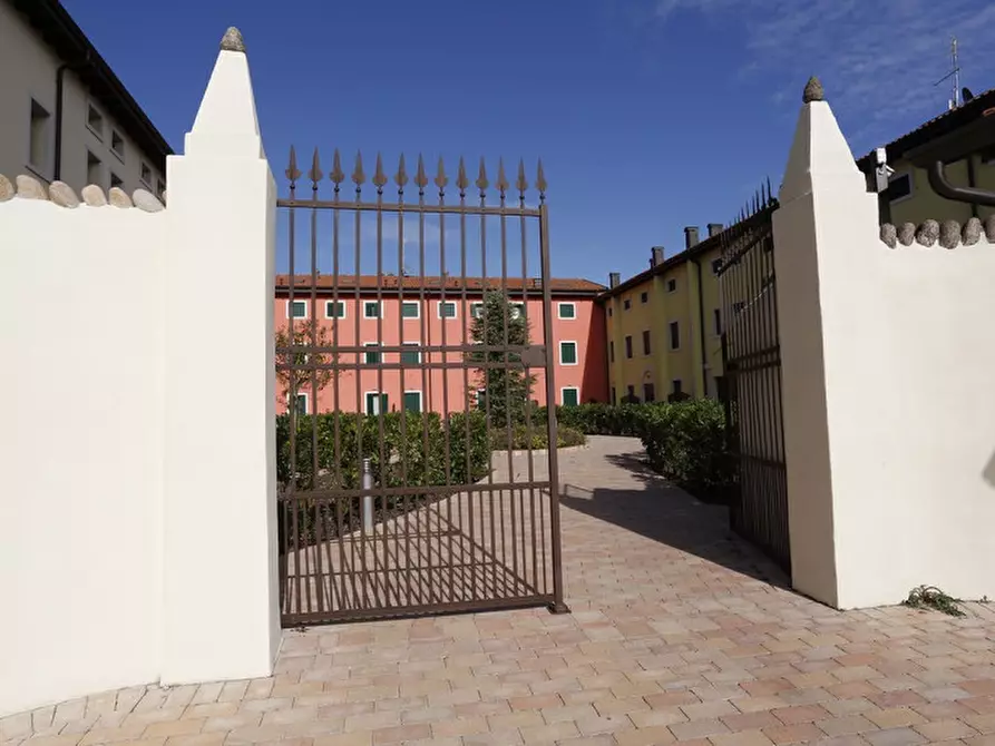 Immagine 38 di Villetta a schiera in vendita  in via Erino Girelli a Bussolengo