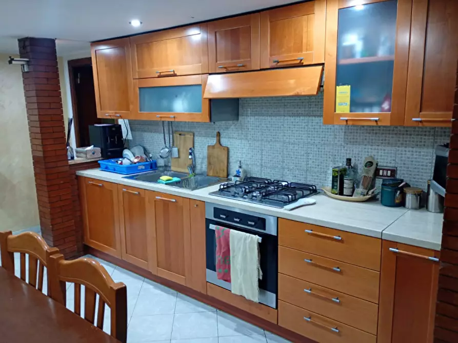 Immagine 11 di Camera in affitto  in vico pellegrini 14 a Napoli