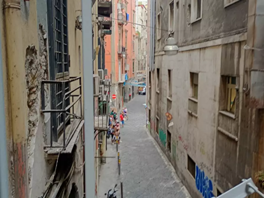 Immagine 15 di Camera in affitto  in vico pellegrini 14 a Napoli