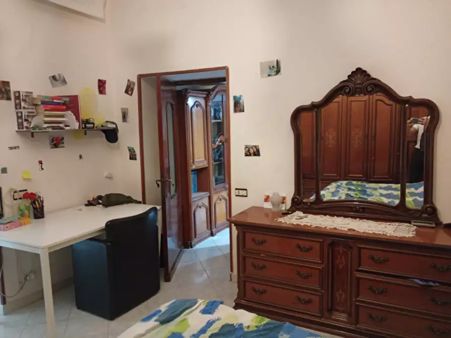 Immagine 16 di Camera in affitto  in vico pellegrini 14 a Napoli
