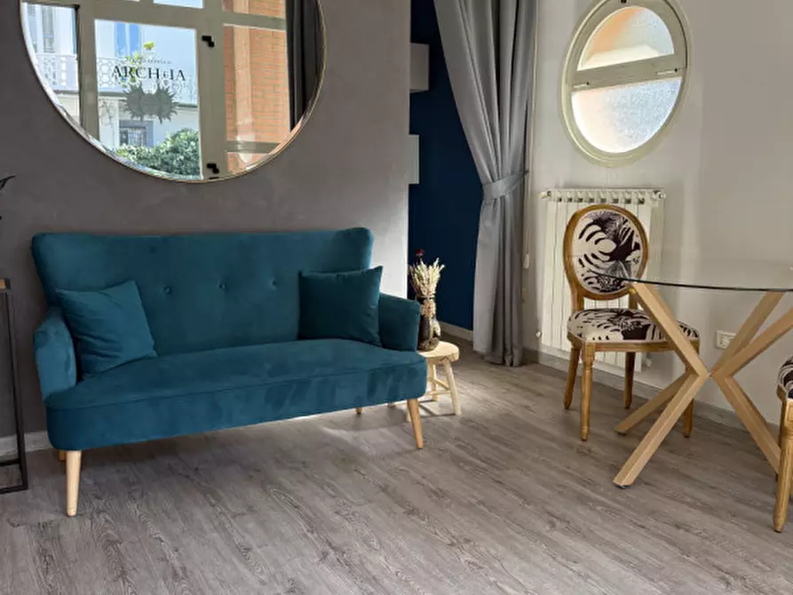 Immagine 2 di Negozio in vendita  a Prato