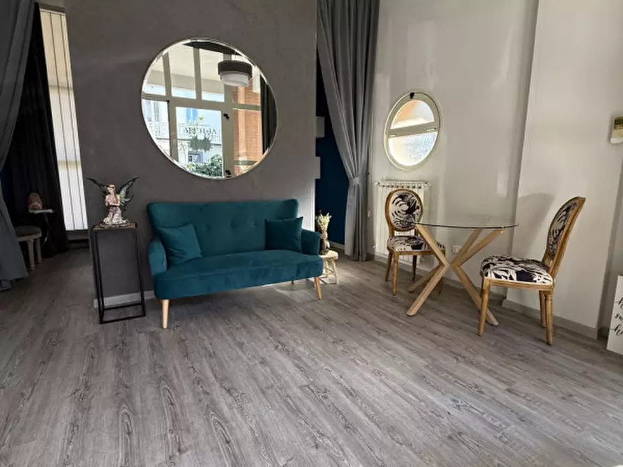 Immagine 3 di Negozio in vendita  a Prato