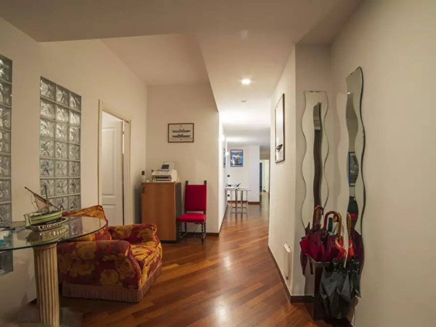 Immagine 1 di Ufficio in vendita  in Martin Piaggio 17 a Genova