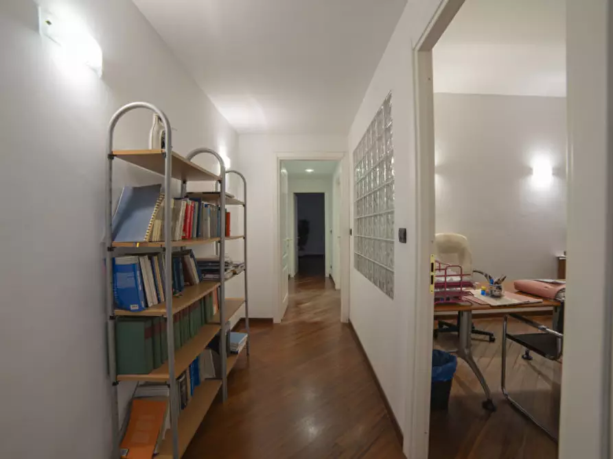 Immagine 11 di Ufficio in vendita  in Martin Piaggio 17 a Genova