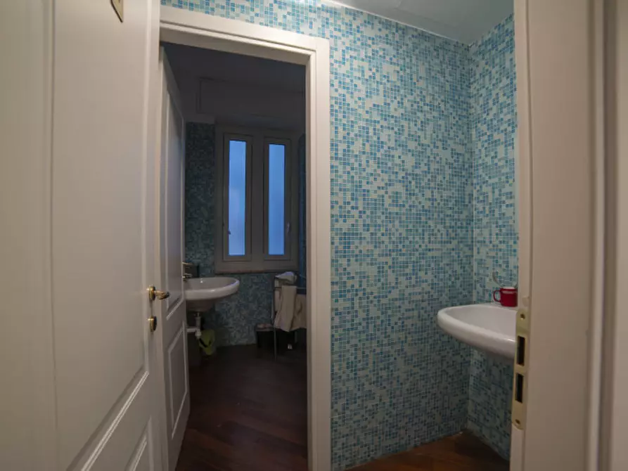 Immagine 16 di Ufficio in vendita  in Martin Piaggio 17 a Genova