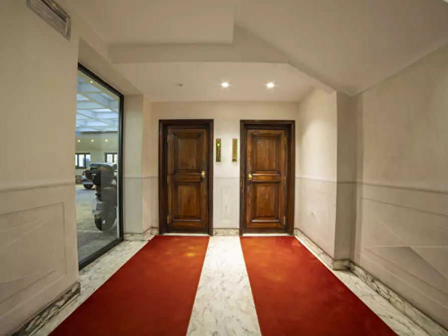 Immagine 21 di Ufficio in vendita  in Martin Piaggio 17 a Genova