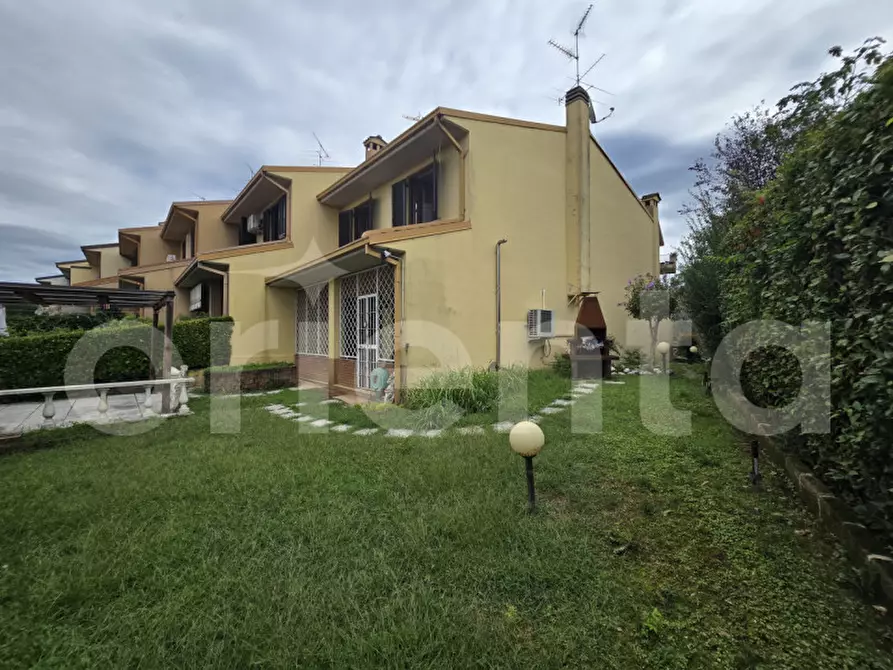 Immagine 3 di Casa bifamiliare in vendita  in Via Liguria 32 a Lonato del Garda