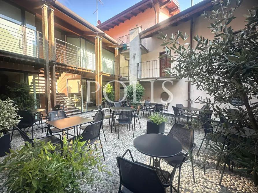 Immagine 16 di Attività commerciale in vendita  in Via Diaz a Appiano Gentile