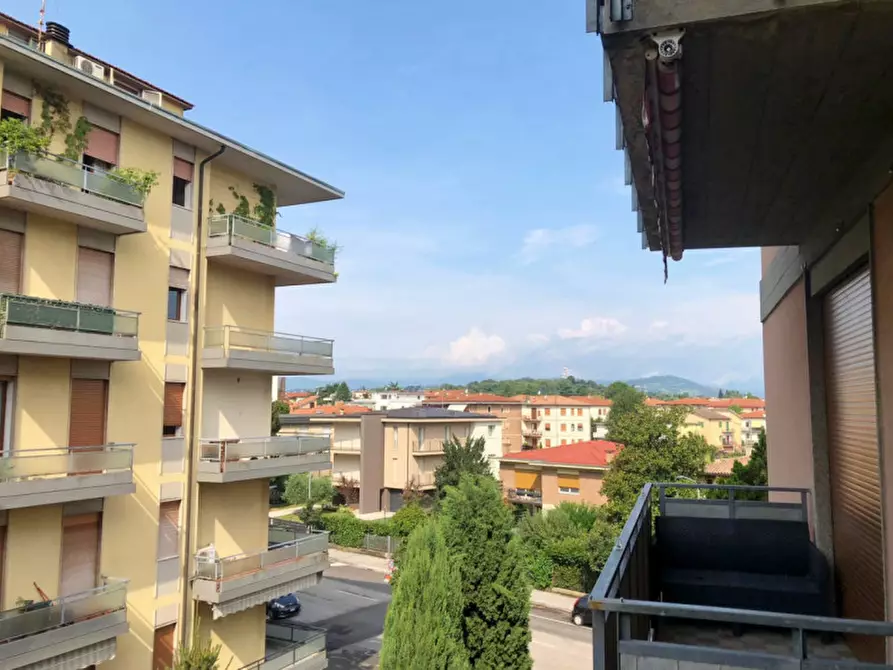 Immagine 2 di Appartamento in vendita  in Viale Divisione Julia a Vicenza